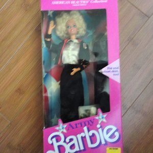 ARMY BARBIE   3966  1989